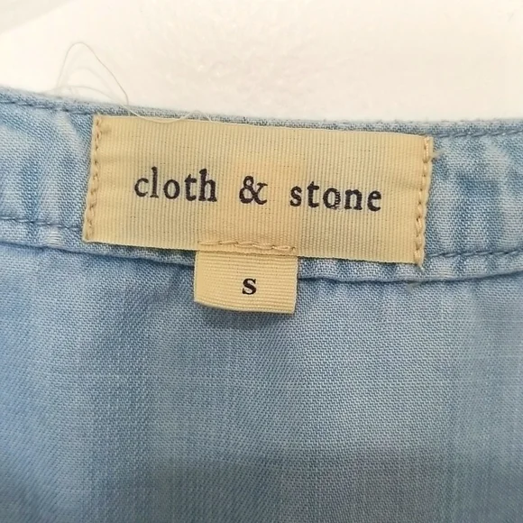 Cloth & Stone Women's Chambray Denim White Wash Top Size S - Picture 5 of 6